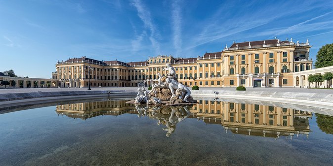 Evening at Schönbrunn Palace Vienna: 3-course Dinner and Concert - Finding the Orangery at Schönbrunn