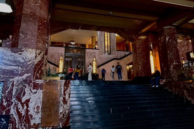 EXCLUSIVE TOUR to Palacio de Bellas Artes - small groups - The murals and the stories hidden inside them