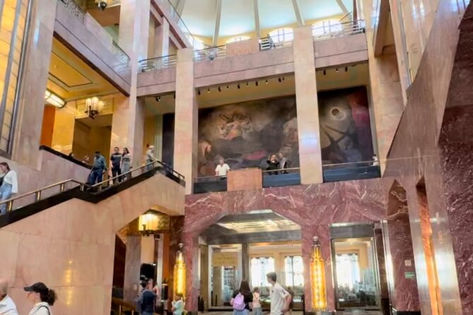 EXCLUSIVE TOUR to Palacio de Bellas Artes - small groups - What may be missing