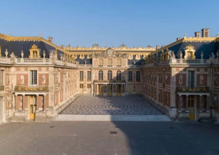 Excursion from Paris to Versailles Palace by Tootbus - The One-Hour Coach Ride to Versailles
