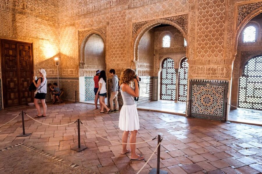 Fast-Track Alhambra & Nasrid Palaces Guided Tour - Key points to know before booking