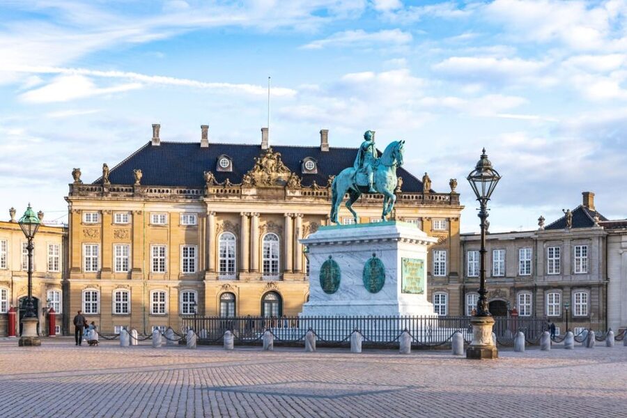 Fast-Track Amalienborg Palace Museum Copenhagen Private Tour - Who should book this palace tour?