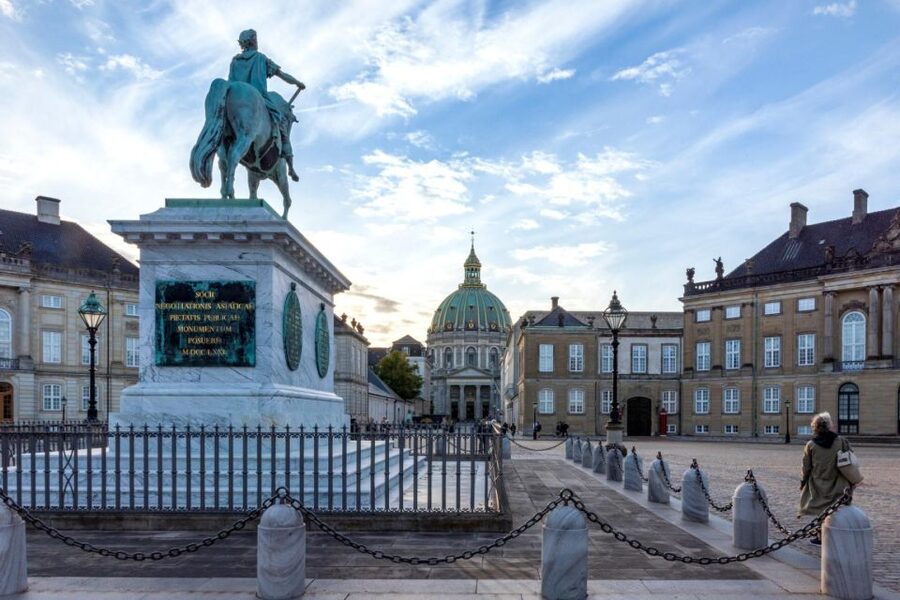 Fast-Track Amalienborg Palace Museum Copenhagen Private Tour - Choosing the three-hour option with private transport