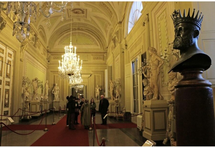 Florence: Palatina Gallery and Pitti Palace Guided Tour - Optional wine tasting with local snacks