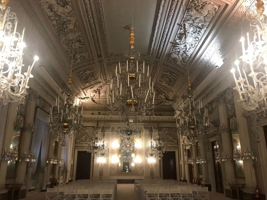 Florence: Palatina Gallery & Pitti Palace Guided Tour - Arriving at 1 Piazza de’ Pitti