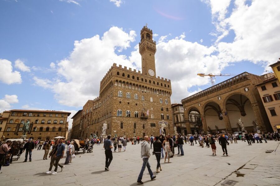 Florence: Palazzo Vecchio Entrance Ticket & Audioguide - Choosing between the audioguide and tablet