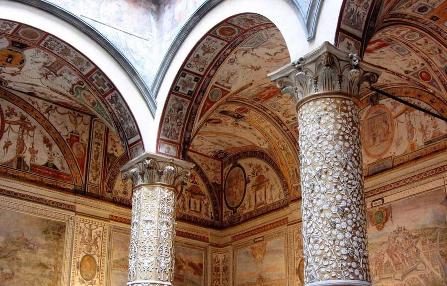 Florence: Palazzo Vecchio Entry with Option Tower Climb - Audio options and language support