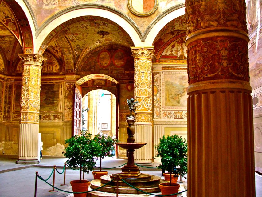 Florence: Palazzo Vecchio Guided Tour - Second-floor apartments and private spaces