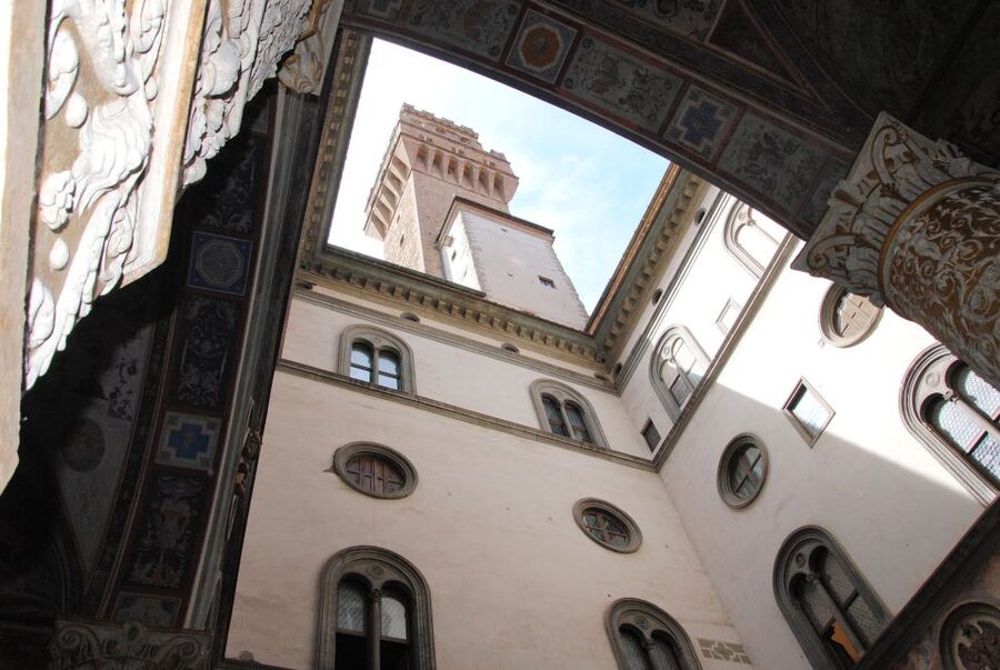 Florence: Palazzo Vecchio Guided Tour - What the 90-minute pace feels like