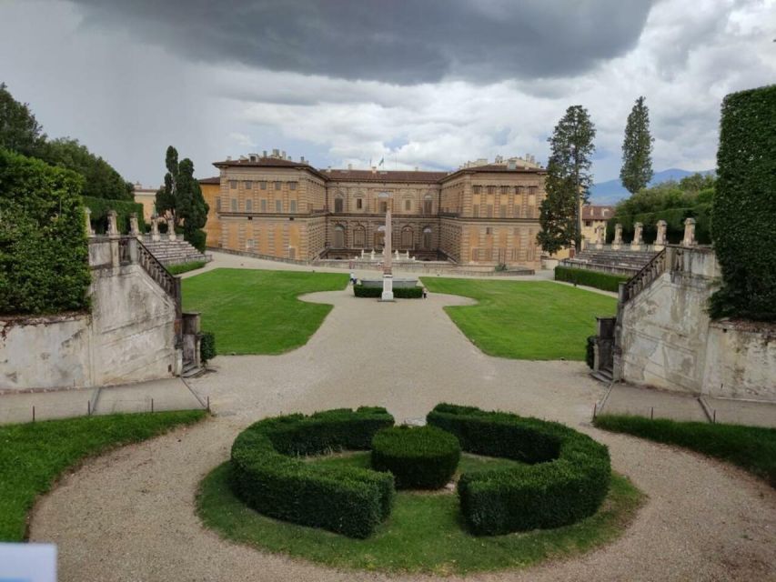 Florence: Pitti Palace and Boboli Gardens Private Tour - Boboli Gardens: priority entry, but time on your own