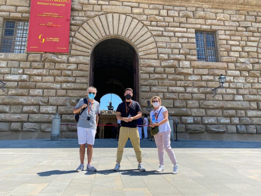 Florence: Pitti Palace and Boboli Gardens Private Tour - Meeting near the Uffizi before crossing the river