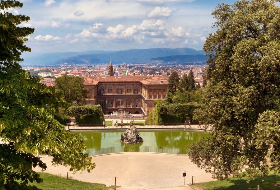 Florence: Pitti Palace Entry Ticket and Guided Walking Tour - Why Pitti Palace feels different from Florence’s other museums