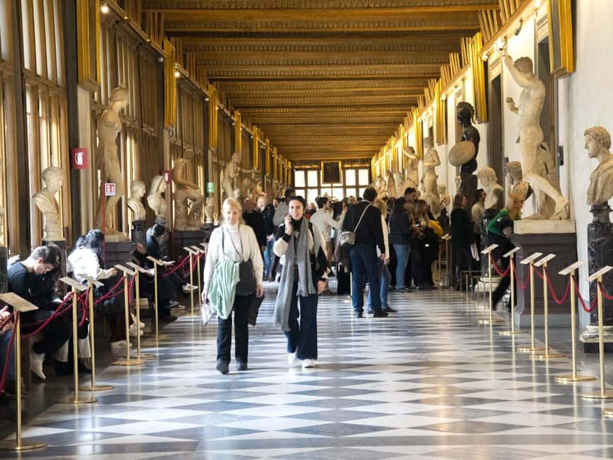 Florence: Uffizi Gallery Tour with Palazzo Vecchio Entry - Leonardo and Michelangelo show two different directions