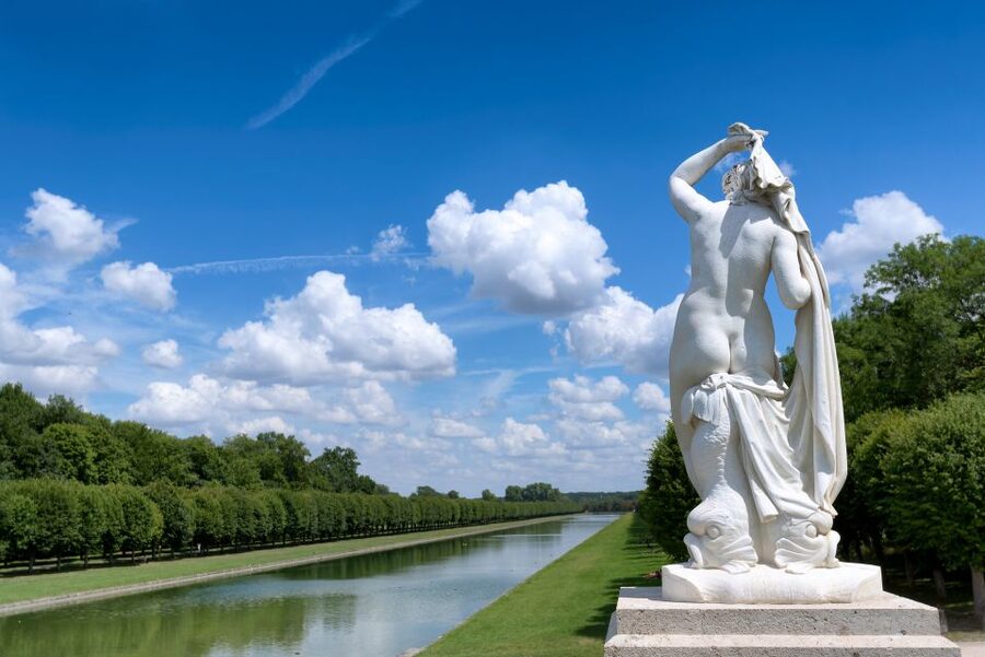 Fontainebleau: Palace Private Guided Tour with Ticket - Is $323 per person good value?