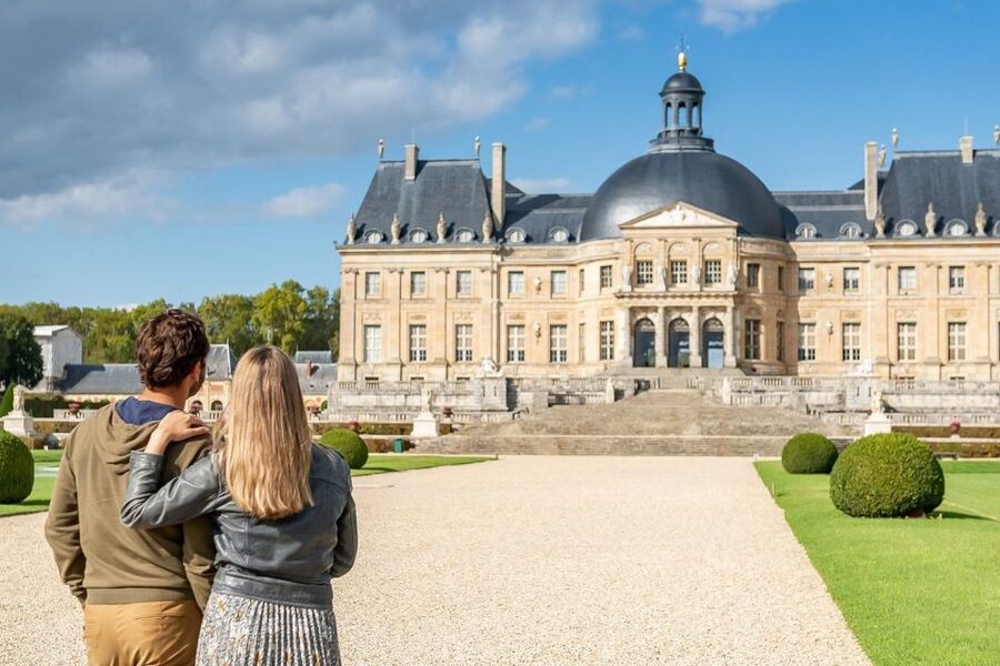 Fontainebleau & Vaux-le-Vicomte Châteaux Day Tour from Paris - Vaux-le-Vicomte: the château that helped inspire Versailles