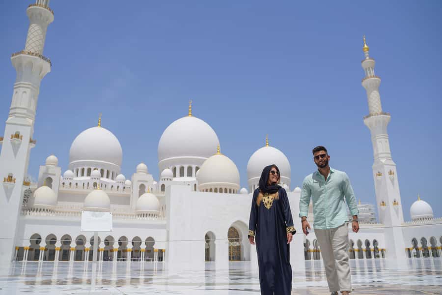 From Abu Dhabi: Grand Mosque, Royal Palace, and Etihad Tower - Who should book this six-hour tour?