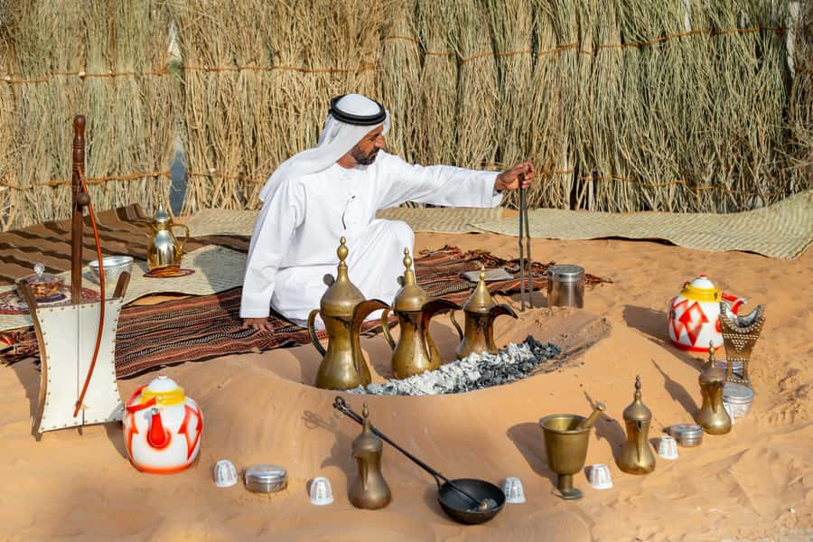 From Abu Dhabi: Grand Mosque, Royal Palace& Heritage Village - How much guiding should you expect?
