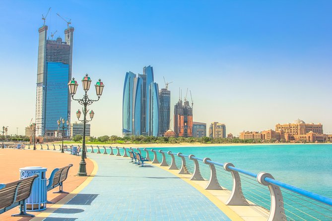 From Abu Dhabi: Sheikh Zayed Mosque, Royal Palace & Etihad Tower - The guide can make or break the day