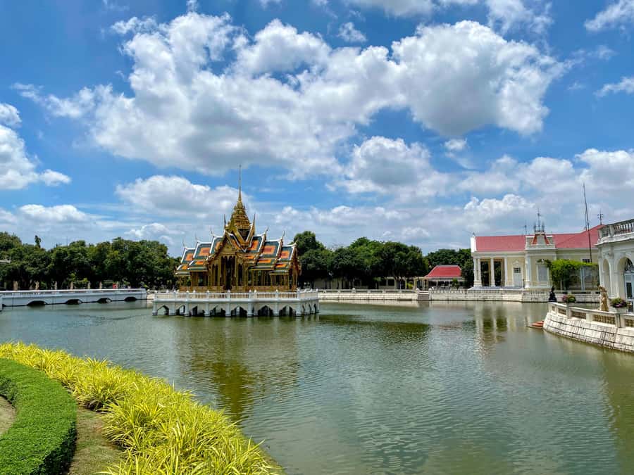 From Bangkok: Ayutthaya Temples Tour with Bang Pa-In Palace - Wat Mahathat and the famous tree-root Buddha