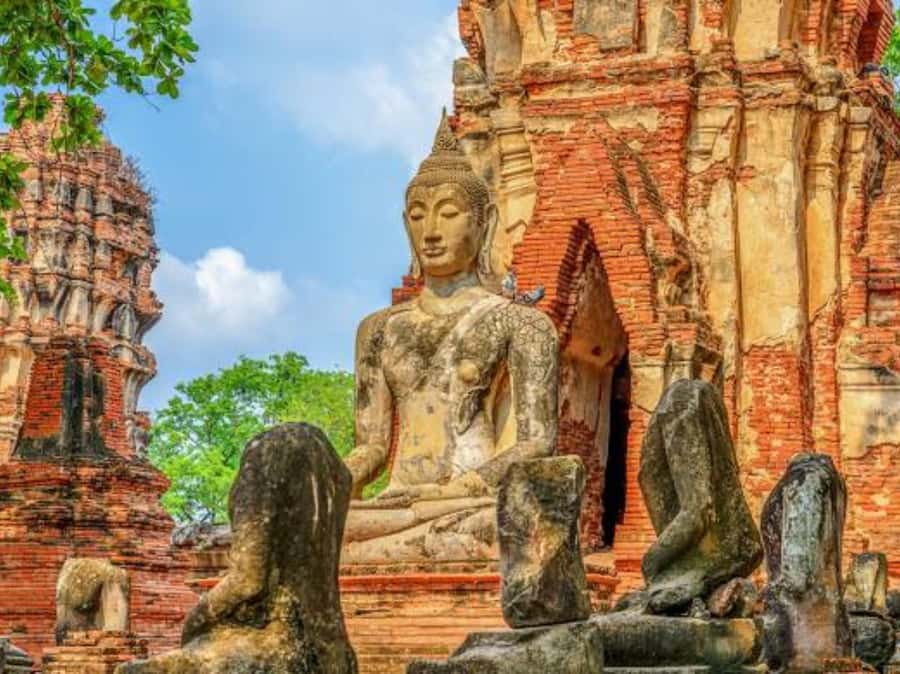 From Bangkok: Ayutthaya Tour, Elephant Palace & Royal Kraal - Wat Na Phra Men and its architectural setting