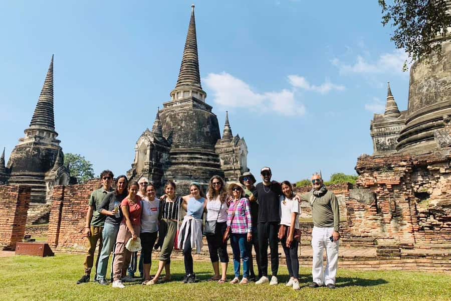 From Bangkok: Bang Pa-In Palace & Ayutthaya Private Trip - The final market stop
