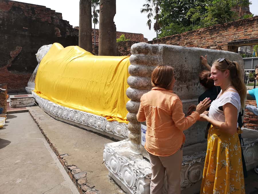From Bangkok: Private Tour to Ayutthaya & Summer Palace - Lunch breaks up the temple circuit