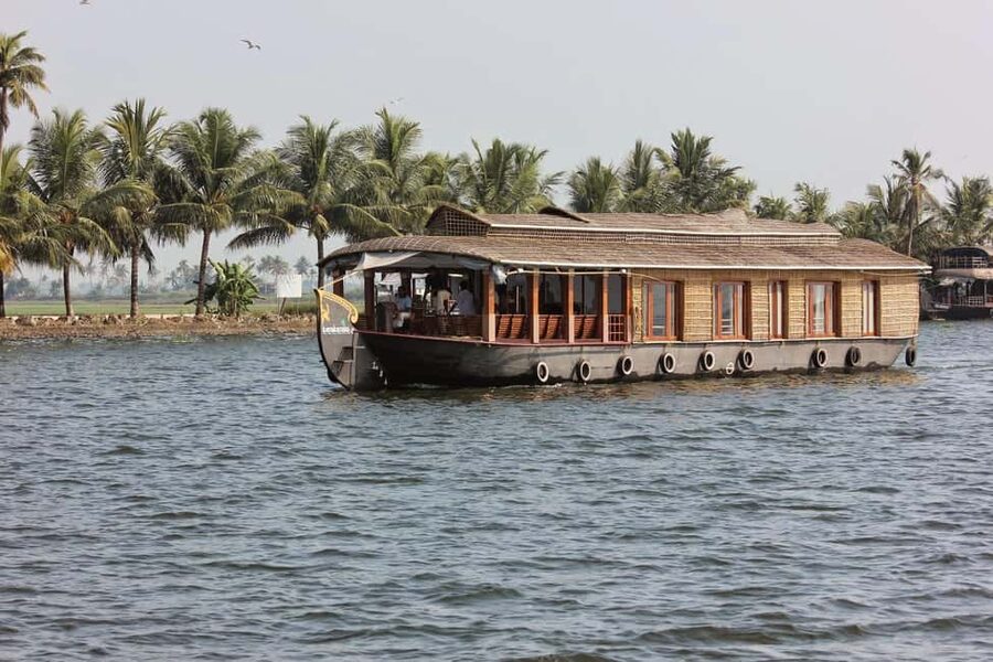 From Cochin: Fort Kochi Day Tour with Dutch Palace - Chinese fishing nets and the Fort Kochi waterfront