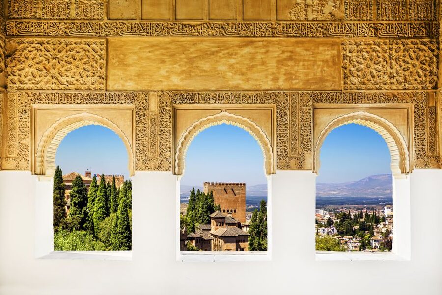 From Costa del Sol: Granada, Alhambra + Nasrid Palaces Tour - Guide quality and group experience