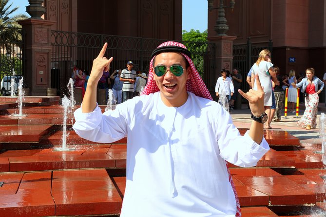 From Dubai To Abu Dhabi: Royal Palace, Grand Mosque &Etihad Tower - Marina Mall, a practical lunch break