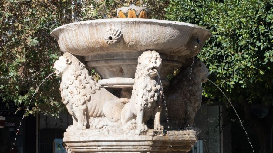 From Heraklion: Historical Center City Tour & Knossos Palace - Two and a Half Hours in Heraklion