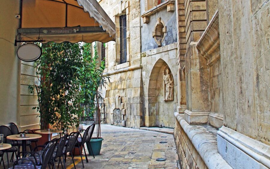 From Heraklion: Knossos Palace Guided Tour & Heraklion City - Who will enjoy this most