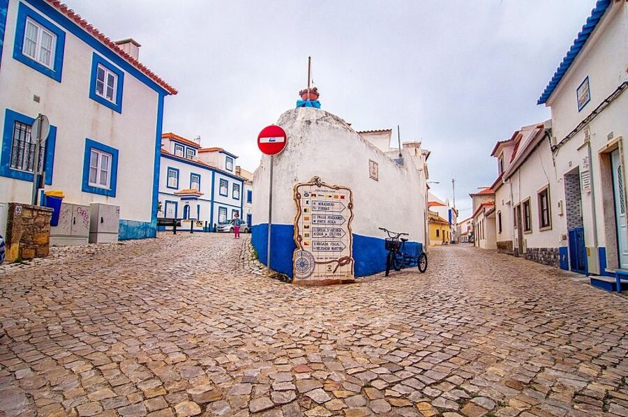 From Lisbon: Ericeira, Azenhas do Mar & Mafra Palace Private - What the private format is really worth