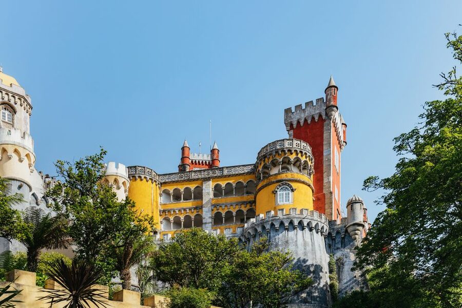 From Lisbon: Sintra & Cascais Group Tour with Pena Palace - Praia do Guincho and the Atlantic road