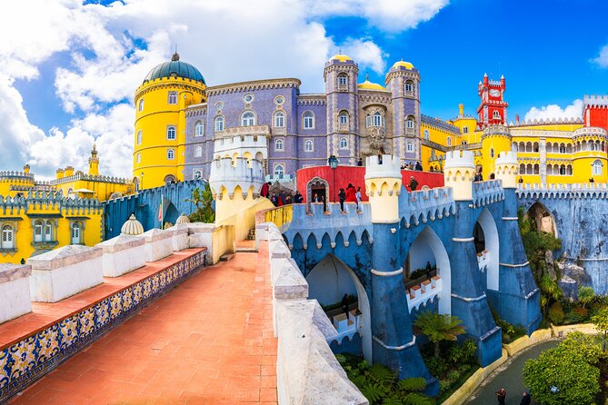 From Lisbon: Sintra, Pena Palace & Wine Tasting Small-Group Tour - The guide can shape the whole experience