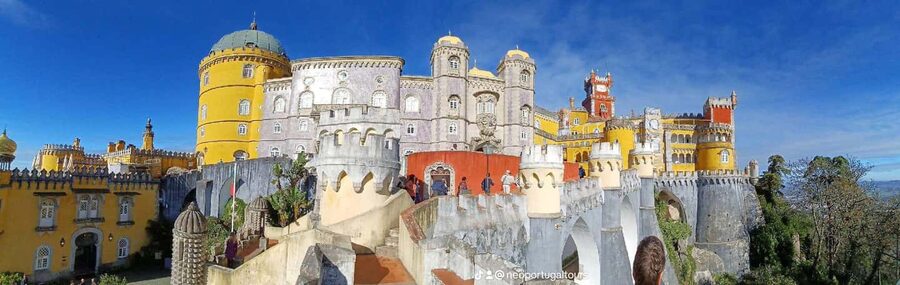 From Lisbon: Tour to Pena Palace, Sintra, and Cascais - What the guides add to the experience