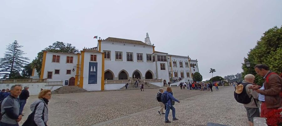 From Lisbon: Tour to Pena Palace, Sintra, and Cascais - Who should book this tour?