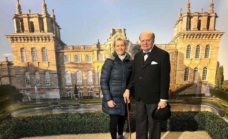 From Oxford: Churchill Tour to Blenheim Palace & his grave. - Entering Blenheim Palace, Churchill’s birthplace