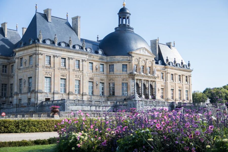 From Paris: Chateau de Fontainebleau & Vaux-Le-Vicomte Tour - The guide makes the difference