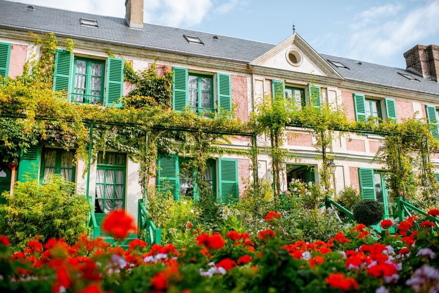 From Paris: Giverny and Versailles Palace Guided Day Trip - Why this Giverny and Versailles pairing works