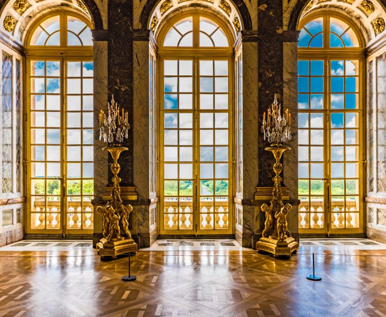 From Paris: Giverny and Versailles Palace Guided Day Trip - The coach ride to Versailles