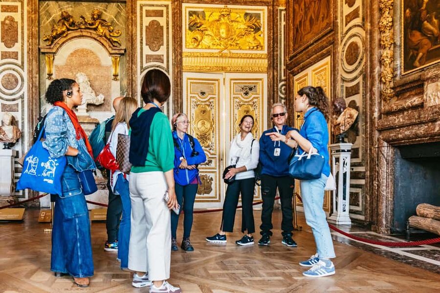 From Paris: Skip-the-Line Palace of Versailles Bike Tour - The Versailles market and your own picnic lunch