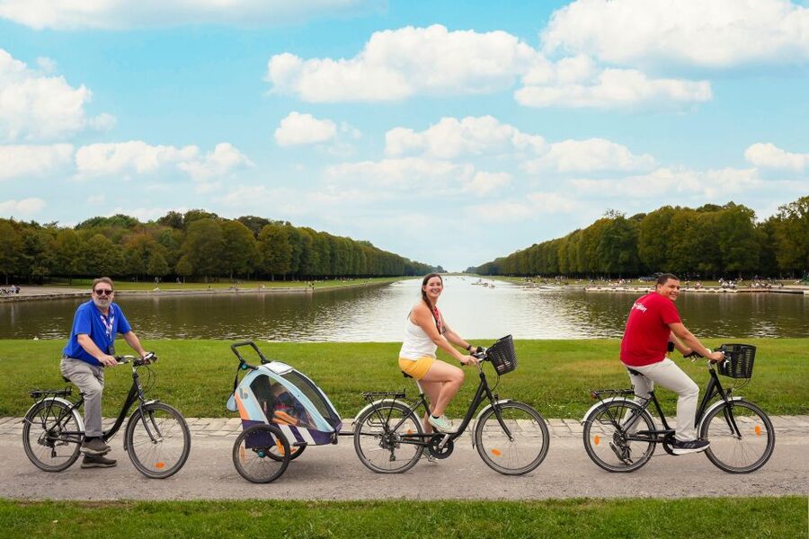 From Paris: Versailles Bike Tour with Gardens & Palace Entry - Meeting at Javel-André Citroën