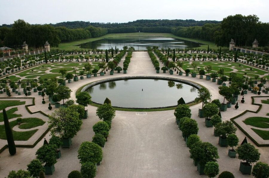 From Paris: Versailles Palace and Gardens Guided Experience - Skip-the-line garden access and what it really means