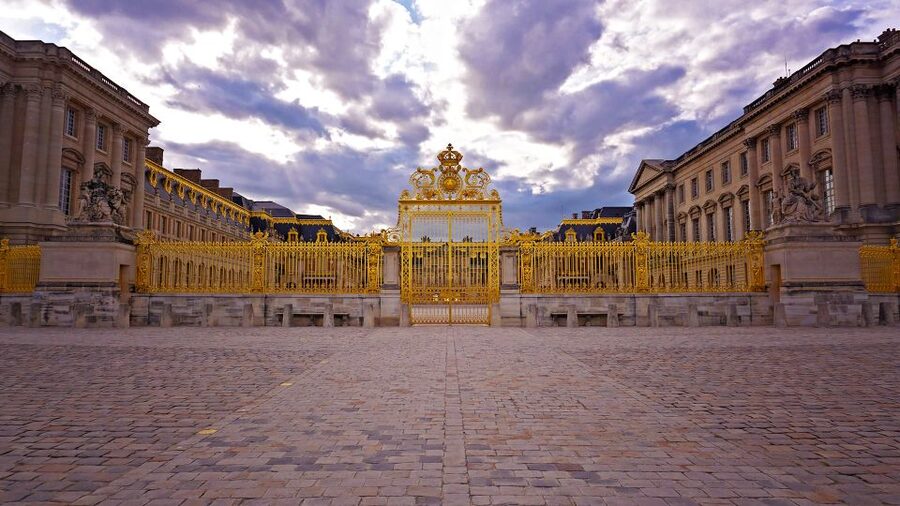 From Paris: Versailles Palace and Gardens Guided Experience - Who will enjoy this tour most?