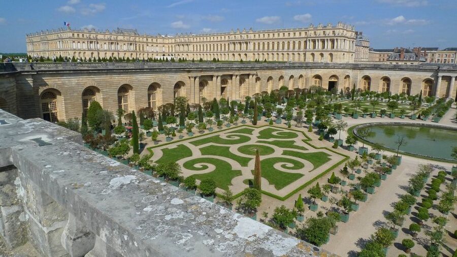 From Paris: Versailles Palace and Gardens Guided Experience - Should you book this Versailles experience?