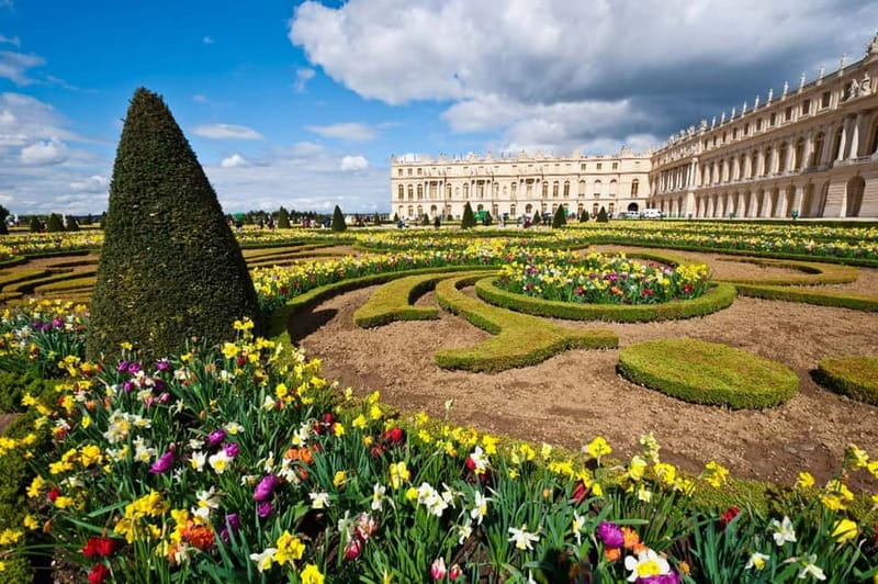 From Paris: Versailles Palace and Gardens with Transfer - Making the audio guide work for you