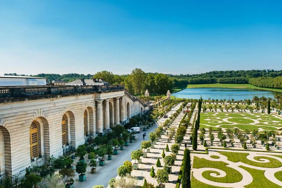 From Paris: Versailles Palace Guided Tour & Gardens Access - Hall of Mirrors and the problem with a short visit