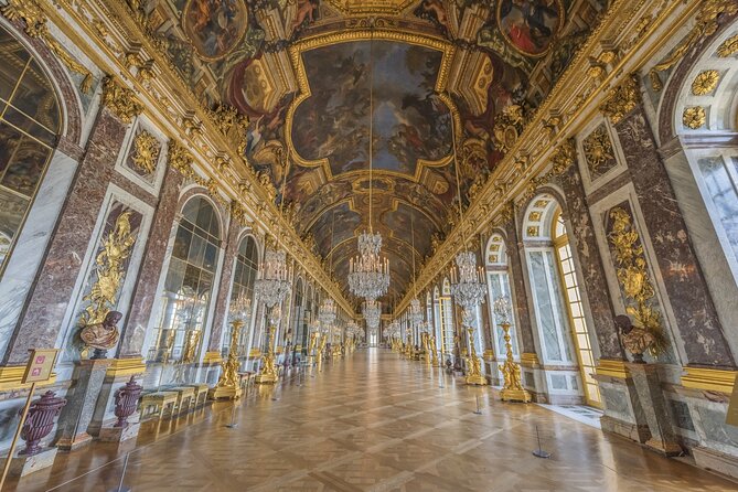 From Paris: Versailles Palace Guided Tour with Gardens Access - The Giverny upgrade is a different kind of day