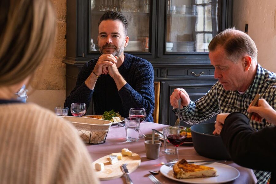 From Tours: Chambord, Chenonceau & Lunch at Family Chateau - FAQ