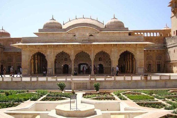 Full-Day Jaipur City Tour with Amber Fort and City Palace - Lunch: convenient, but check your package